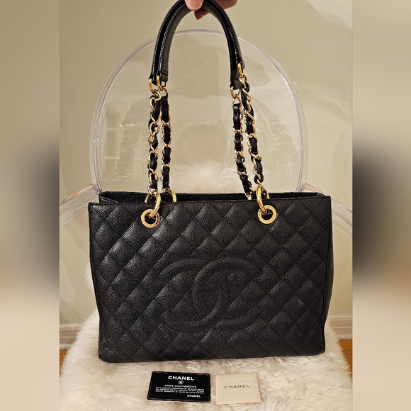 Authentic Chanel caviar grand shopping bag - Picture 4 of 9
